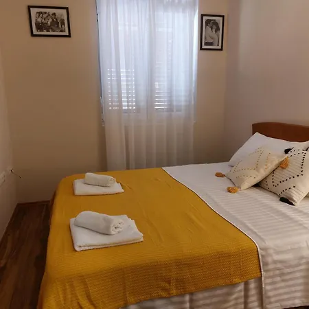 Apartman Sicilija بيت ضيافة بودغوريتْسا